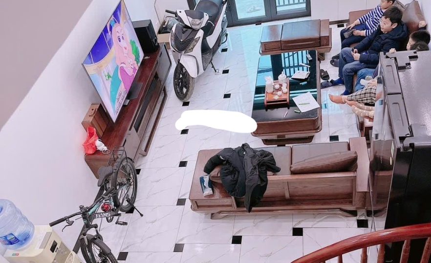 Bán nhà riêng Hữu Hòa - Thanh Trì, nhà mới 5 tầng, 32m², ô tô đỗ cửa, sổ đỏ chính chủ, giá 5,5 tỷ