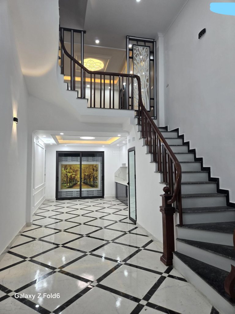 bán nhà 5 tầng Văn Điển Thanh Trì