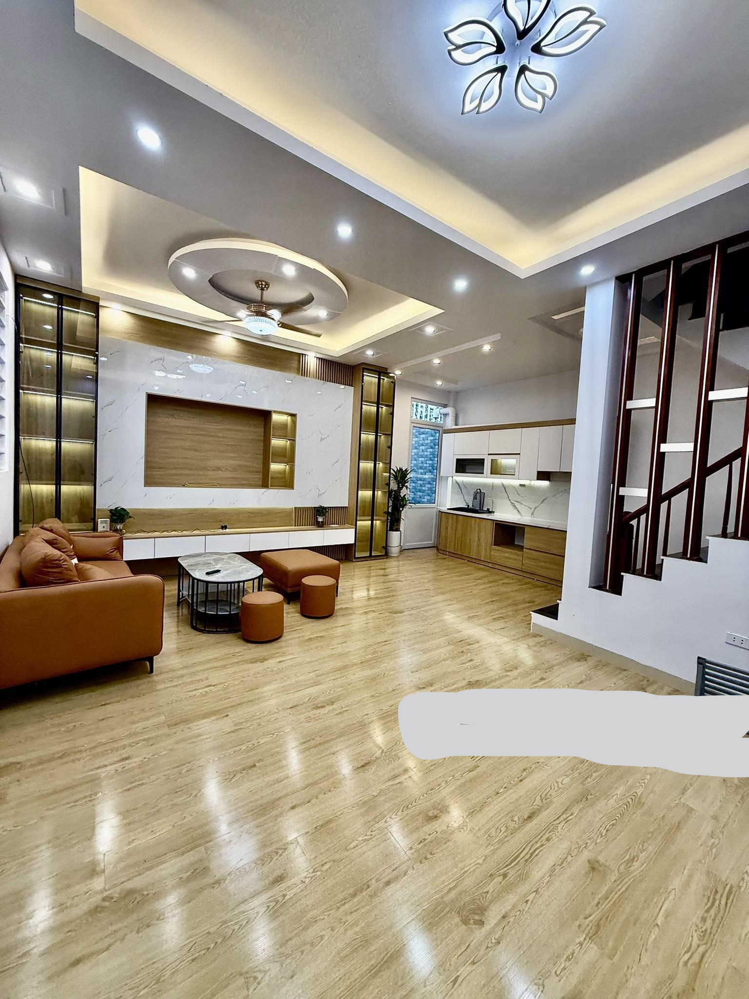 Bán nhà kiến trúc đẹp như biệt thự - Kim Giang, Thanh Liệt ( Vĩnh Quỳnh) 44m2, ngỗ ô tô, phù hợp thuê và kinh doanh nhỏ , giá chỉ 8 tỷ, sổ đỏ chính chủ