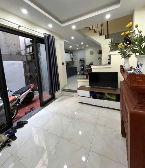 Bán Nhà Phố Tựu Liệt – 35m² – 3 Tầng – Gần Ô Tô Tránh – Giá Chỉ 5,7 Tỷ