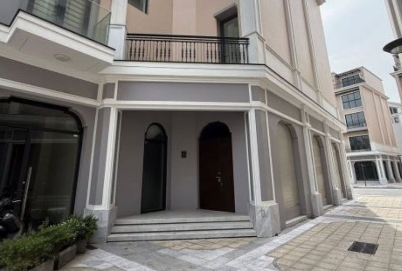 Bán biệt thự The Manor Nguyễn Xiển, lô góc 235m², MT 29m
