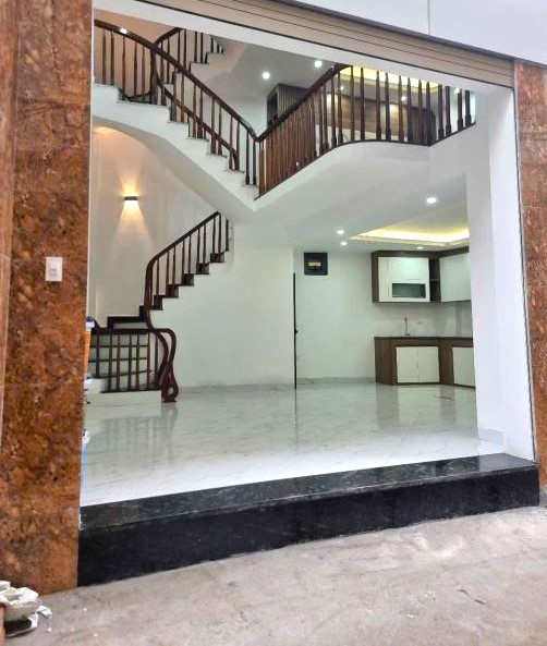 Bán Nhà 5 Tầng Liên Ninh Thanh Trì – Mặt Tiền 7.5m – Ô Tô Tránh – Gần BV Nông Nghiệp