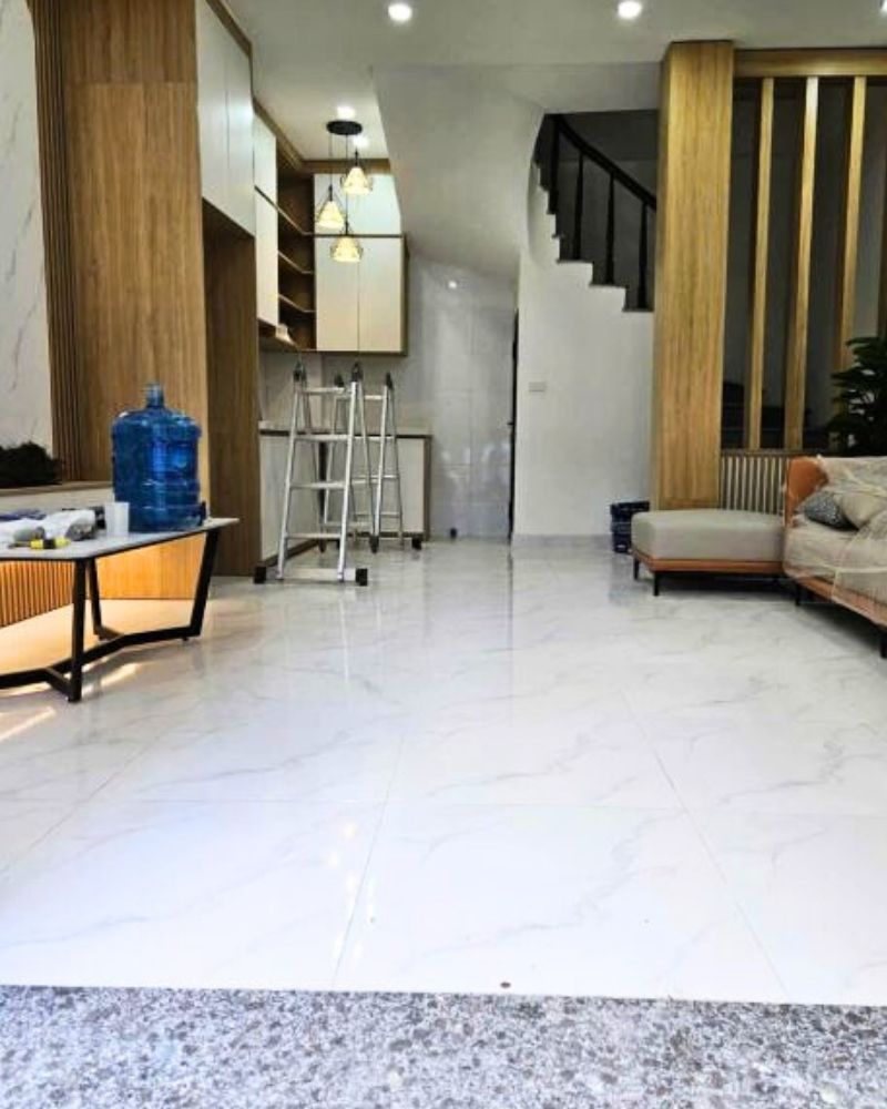 Nhà đẹp Yên Xá 40m², 5 tầng, nội thất mới, giá 8,8 tỷ, mặt tiền 4.5m