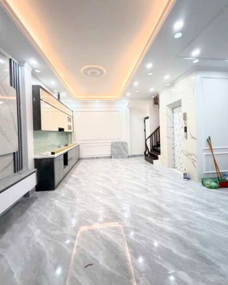 Bán nhà Thanh Trì 40m² 6 tầng thang máy, ô tô vào nhà, giá 6.25 tỷ