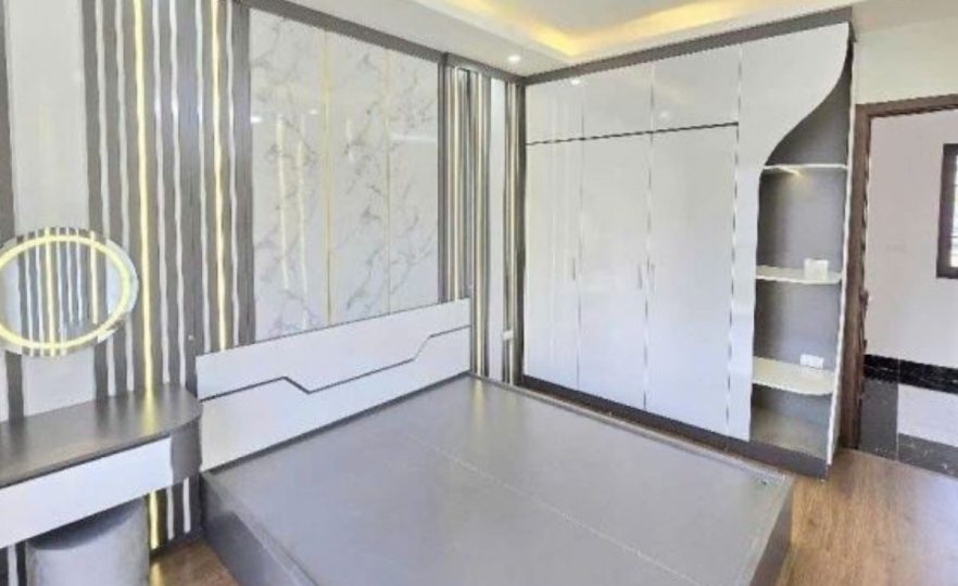 Bán nhà Vũ Lăng Thanh Trì 45m², 3 tầng, cách ô tô 10m, giá 5.3 tỷ
