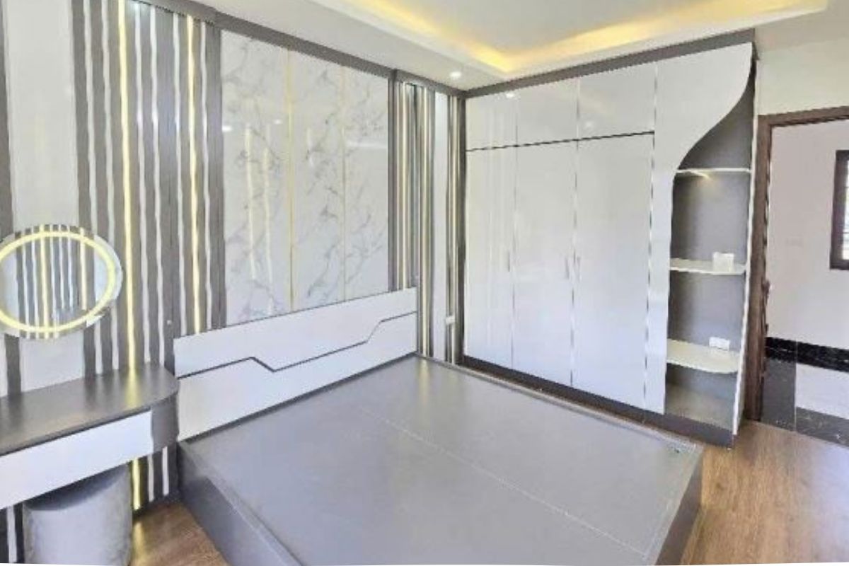 Bán nhà Vũ Lăng Thanh Trì 45m², 3 tầng, cách ô tô 10m, giá 5.3 tỷ