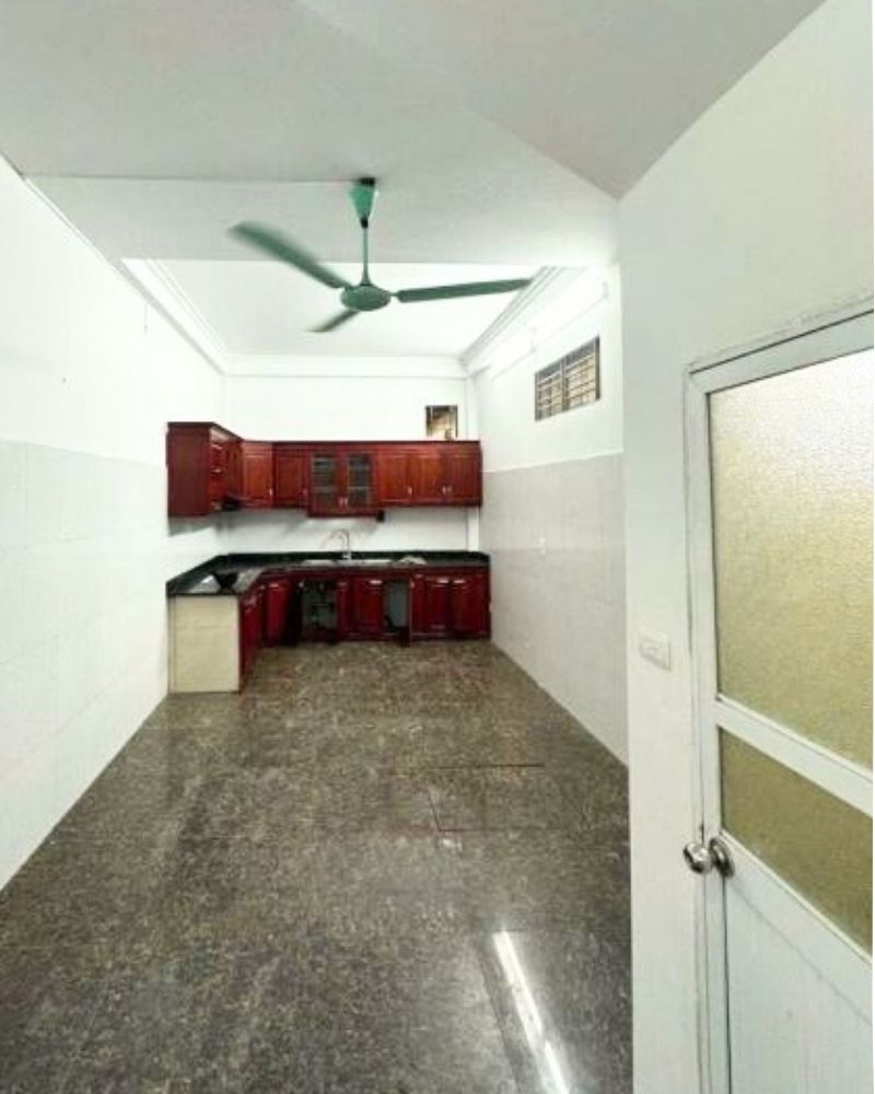 Bán nhà Ngọc Hồi 33m², MT 3.4m, 5 tầng – 4 phòng ngủ, 6 tỷ